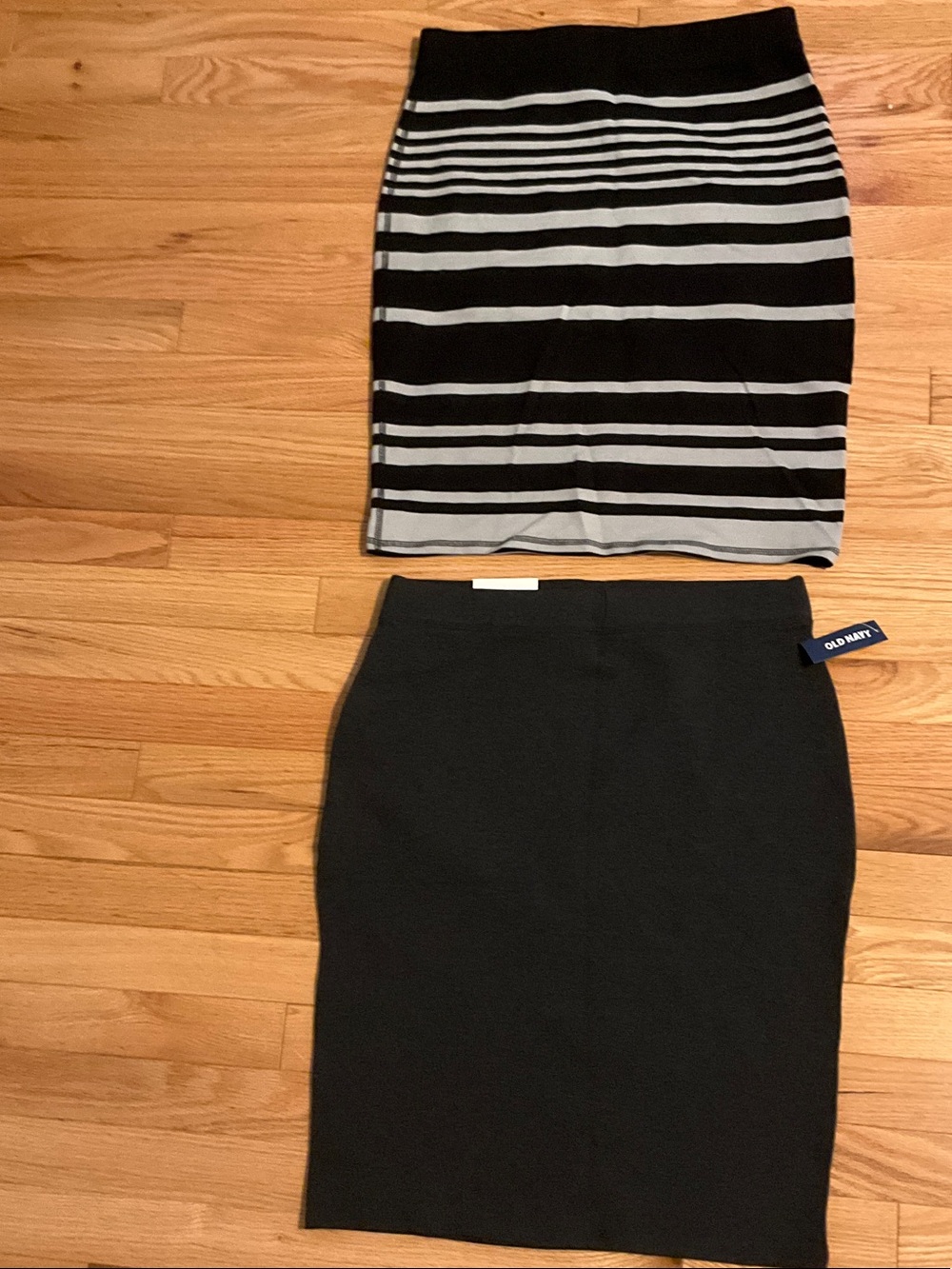Old Navy Black and Gray Striped & Solid Pencil Skirts - Bundle Size M
